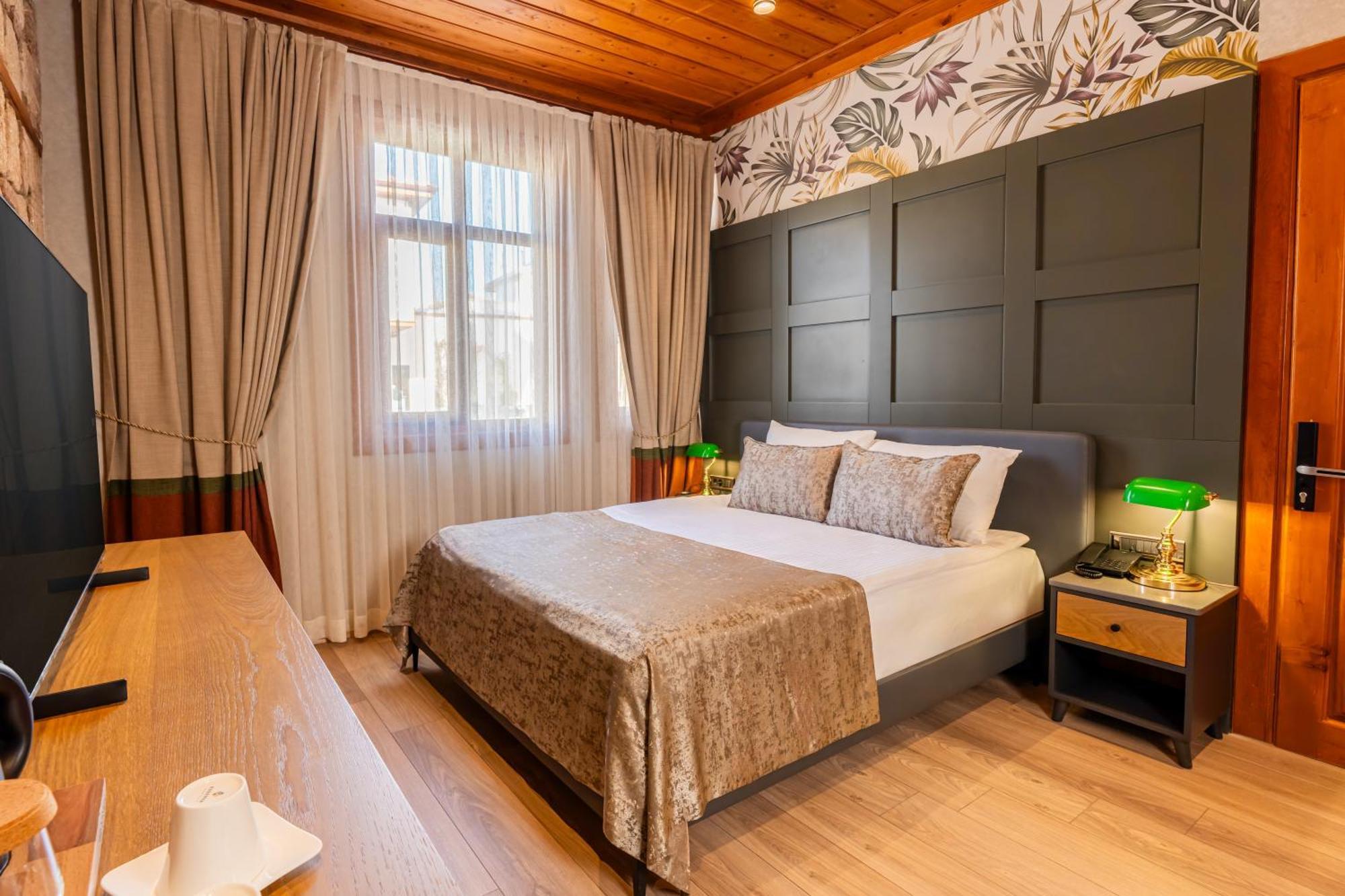 Dumos Otel *